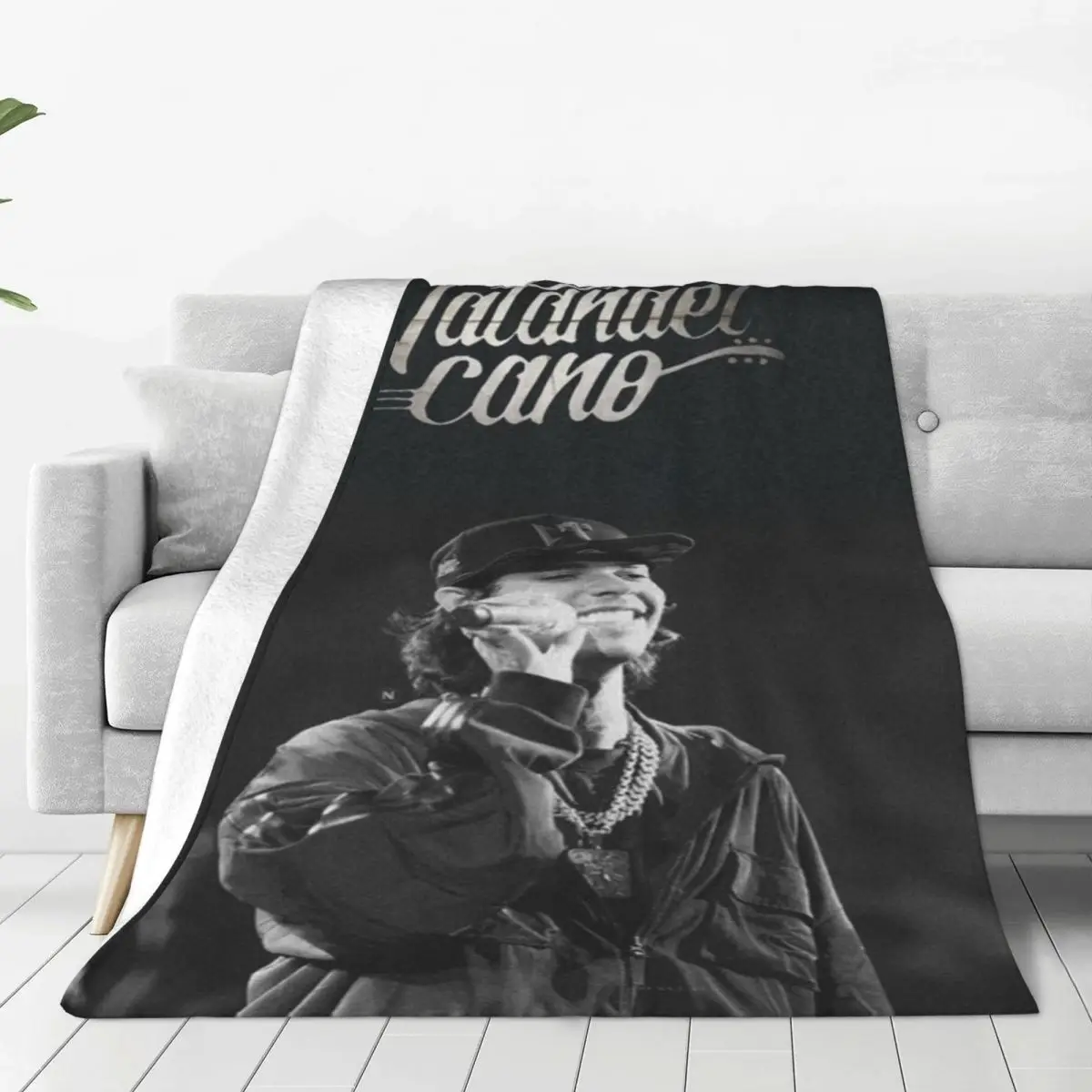 Одеяло Natanael Cano, коралловый флис, плюшевый зимний певец, многофункциональное ультрамягкое покрывало для кровати, спальни, коврик
Одеяло Natanael Cano, коралловый флис, плюшевый зимний певец, многофункциональное ультрамягкое покрывало для кровати, спальни, коврик