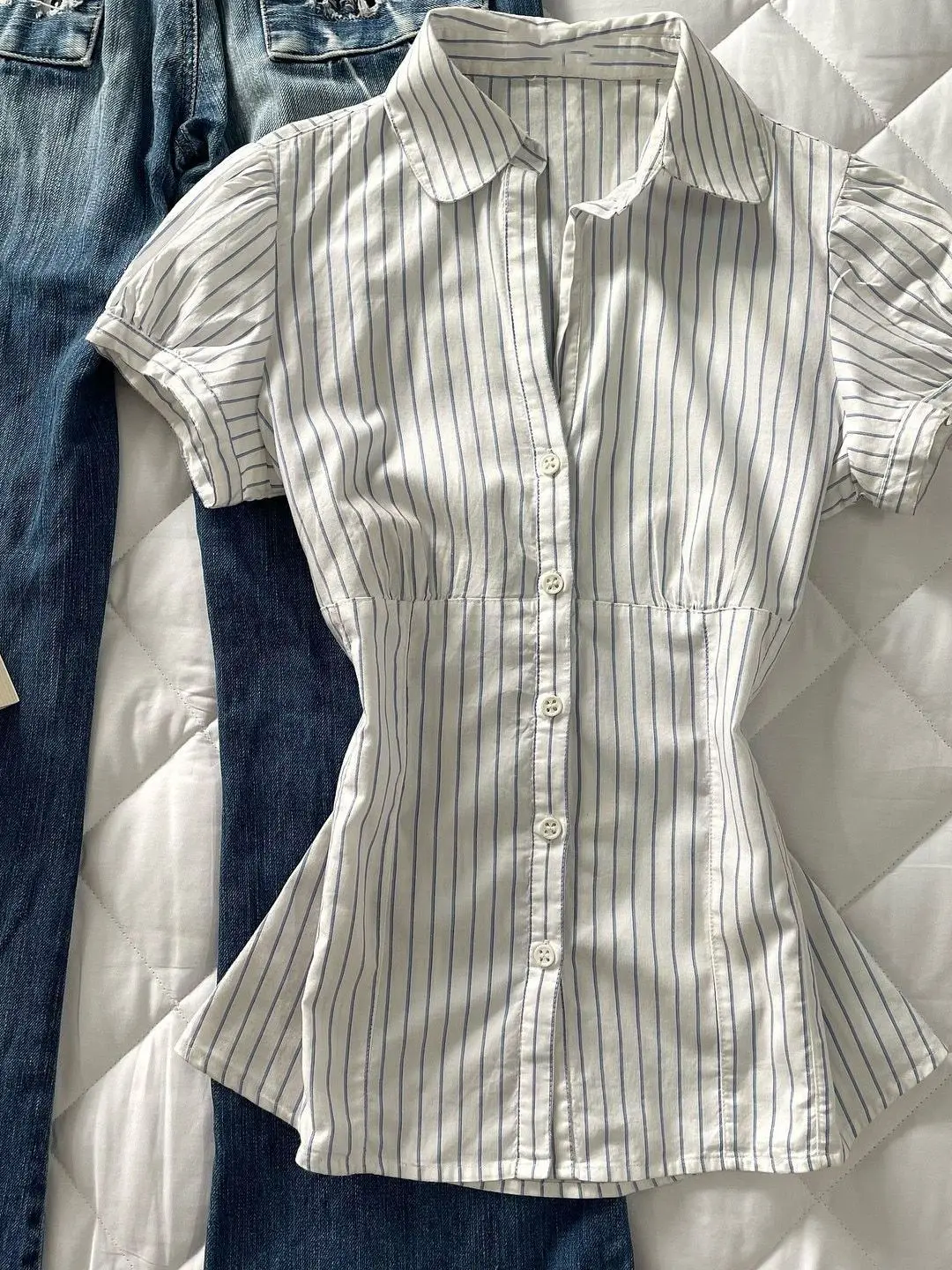 Slim Fit Striped Shirt Korean College Style Women's Short Sleeve Summer New Fashion Elegant Thin Casual Shirt Collar
Slim Fit Striped Shirt Korean College Style Women's Short Sleeve Summer New Fashion Elegant Thin Casual Shirt Collar