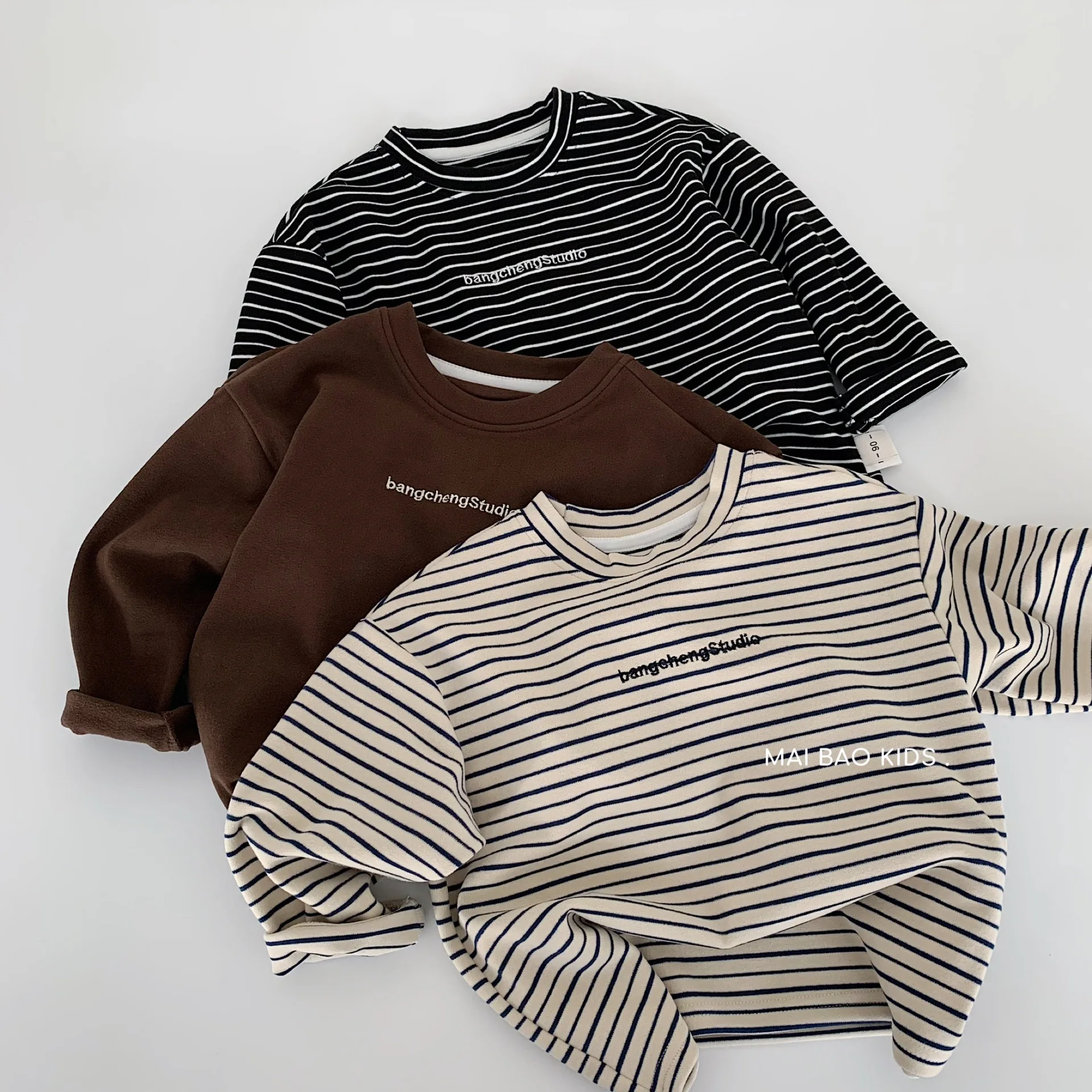 2025 New Kids Striped Letter Sweatshirt 2-7Y Boys Girls Casual Long Sleeve Basic T-shirt Autumn Children's Clothing Undershirt
2025 New Kids Striped Letter Sweatshirt 2-7Y Boys Girls Casual Long Sleeve Basic T-shirt Autumn Children's Clothing Undershirt