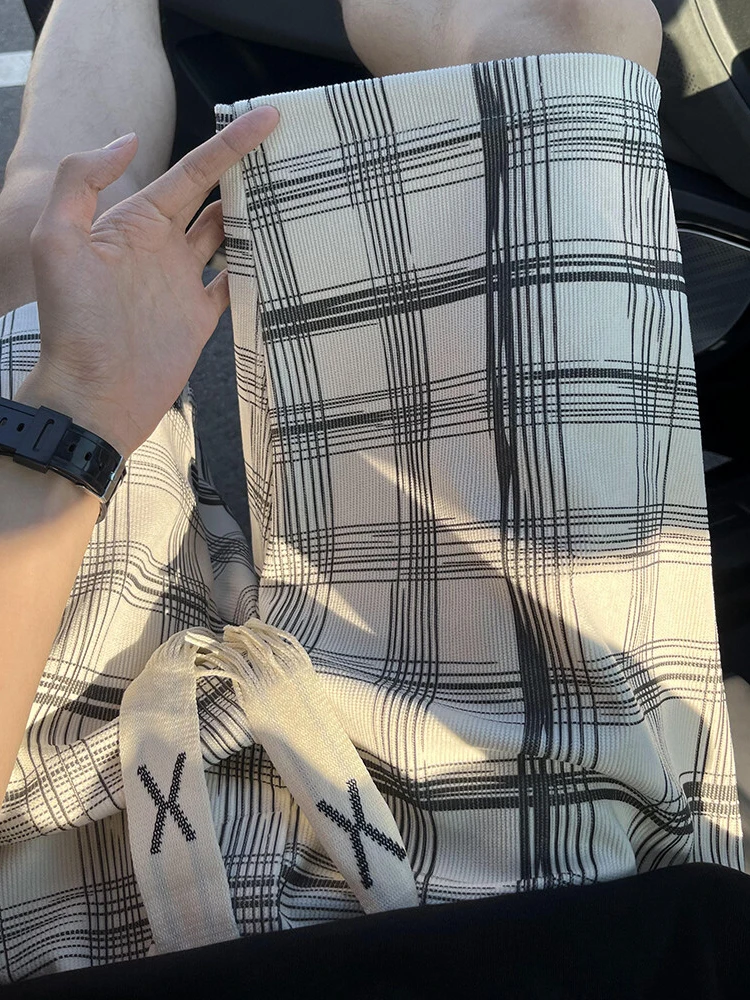 Мужские летние дышащие брюки-шорты из ледяного шелка American Vibe, длина до колена, для фитнеса и повседневной носки
Мужские летние дышащие брюки-шорты из ледяного шелка American Vibe, длина до колена, для фитнеса и повседневной носки