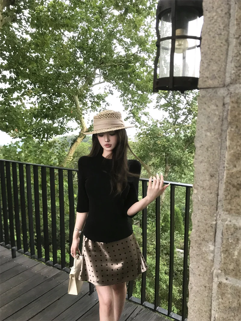 Choco Girl Vintage Bla round Ne Knitted mid Sve T-irt Women's Autumn Vinegar Acetate Polka Dot Skirt Two Piece Set
Choco Girl Vintage Bla round Ne Knitted mid Sve T-irt Women's Autumn Vinegar Acetate Polka Dot Skirt Two Piece Set