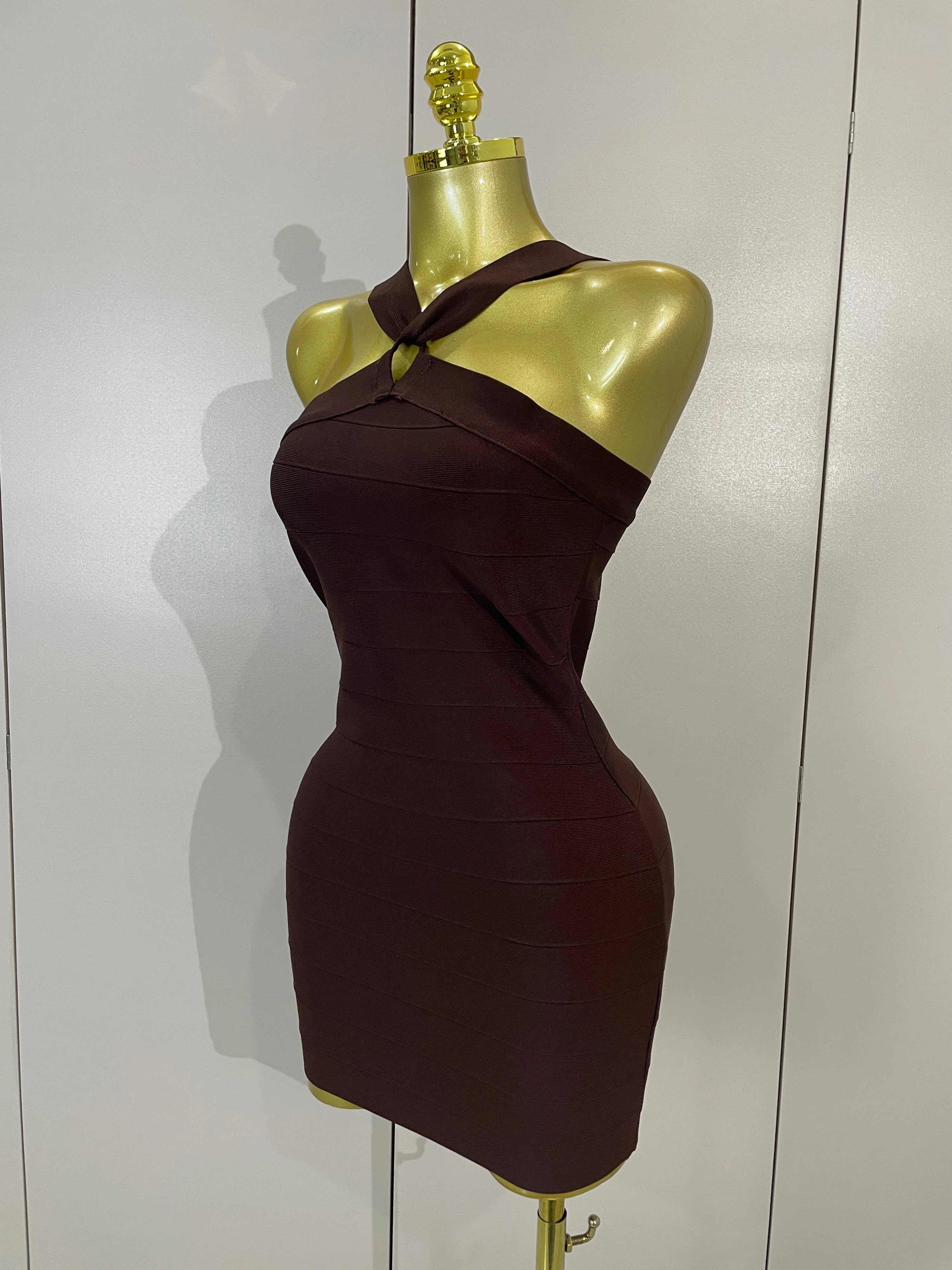 2026 Women Sexy Backless Bodycon Mini Bandage Dresses Elegant Evening Party Prom Luxury Birthday Wedding Guest Cocktail Gown
2026 Women Sexy Backless Bodycon Mini Bandage Dresses Elegant Evening Party Prom Luxury Birthday Wedding Guest Cocktail Gown