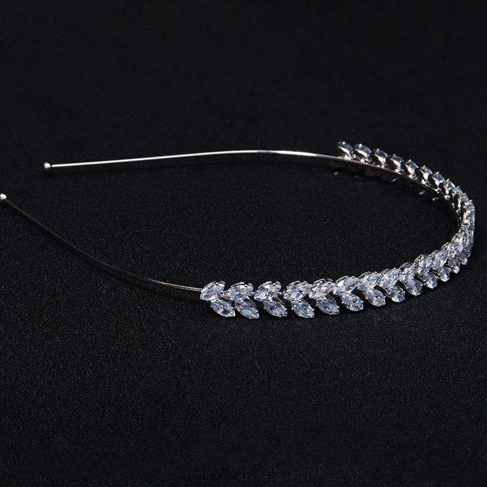 1 шт., высококачественный аксессуар для волос, элегантная повязка на голову с цирконом, универсальный темпераментный обруч для волос для женщин, стильный головной убор для девочек
1 шт., высококачественный аксессуар для волос, элегантная повязка на голову с цирконом, универсальный темпераментный обруч для волос для женщин, стильный головной убор для девочек