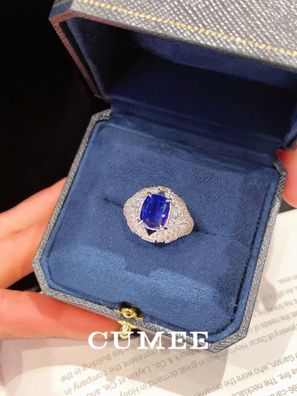 CUMEE Large Carat Cultivated Synthetic Royal Blue Sapphire Ring 925 Sterling Silver Gold Plating
CUMEE Large Carat Cultivated Synthetic Royal Blue Sapphire Ring 925 Sterling Silver Gold Plating