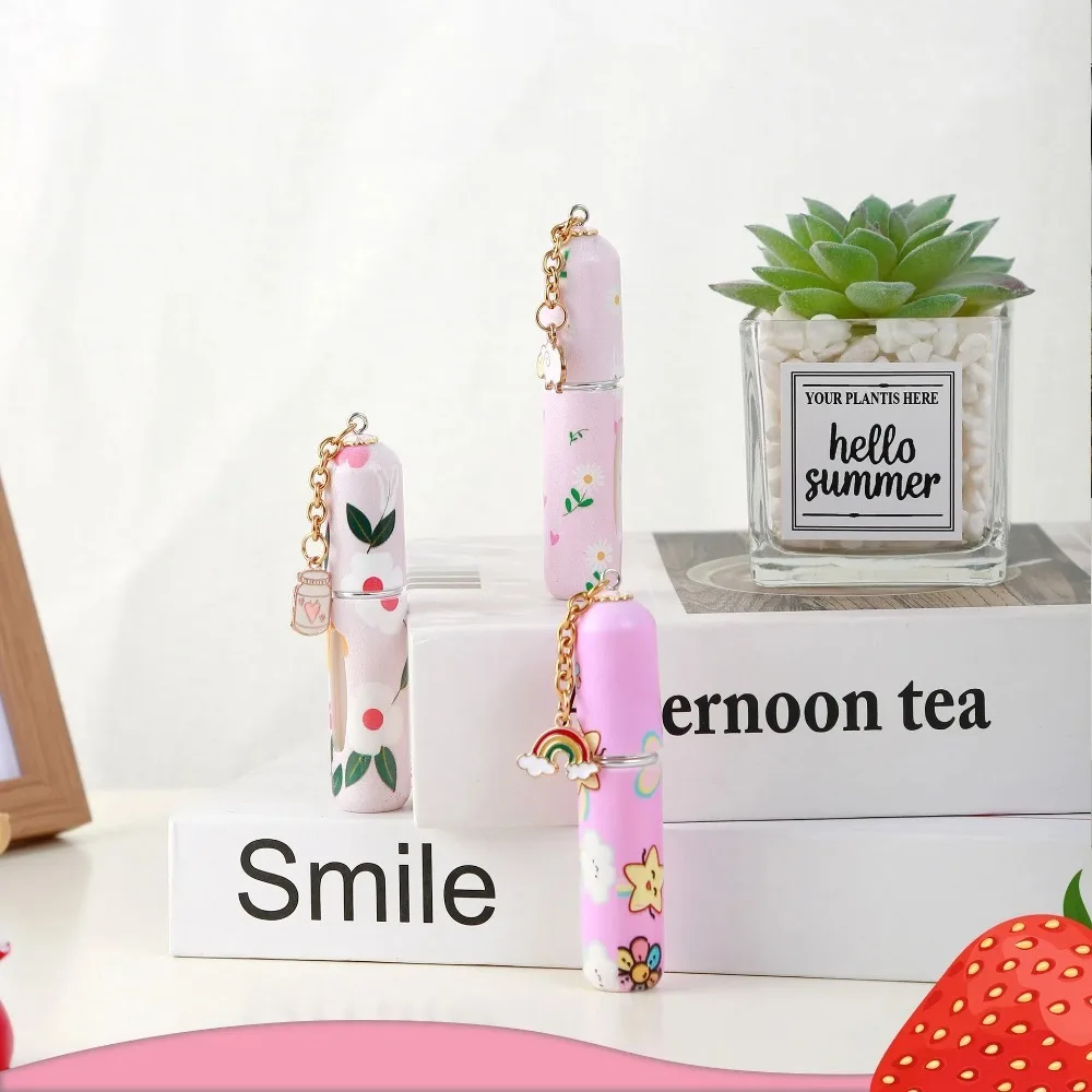New 5ml Refillable Spray Bottle Mini with pendant Refillable Perfume Bottle Flower Pattern Empty Cosmetic Containers
New 5ml Refillable Spray Bottle Mini with pendant Refillable Perfume Bottle Flower Pattern Empty Cosmetic Containers