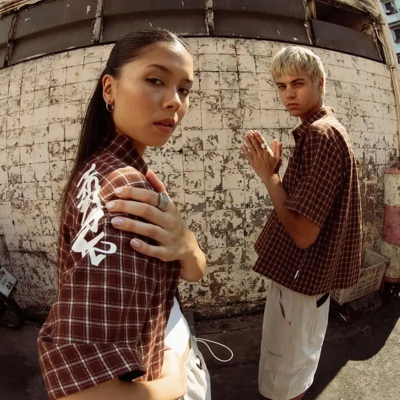 Комплект спортивной одежды Mertra: толстовка с капюшоном, удлиненные брюки, повседневный уличный стиль, принт, материал PU, воротник
Комплект спортивной одежды Mertra: толстовка с капюшоном, удлиненные брюки, повседневный уличный стиль, принт, материал PU, воротник