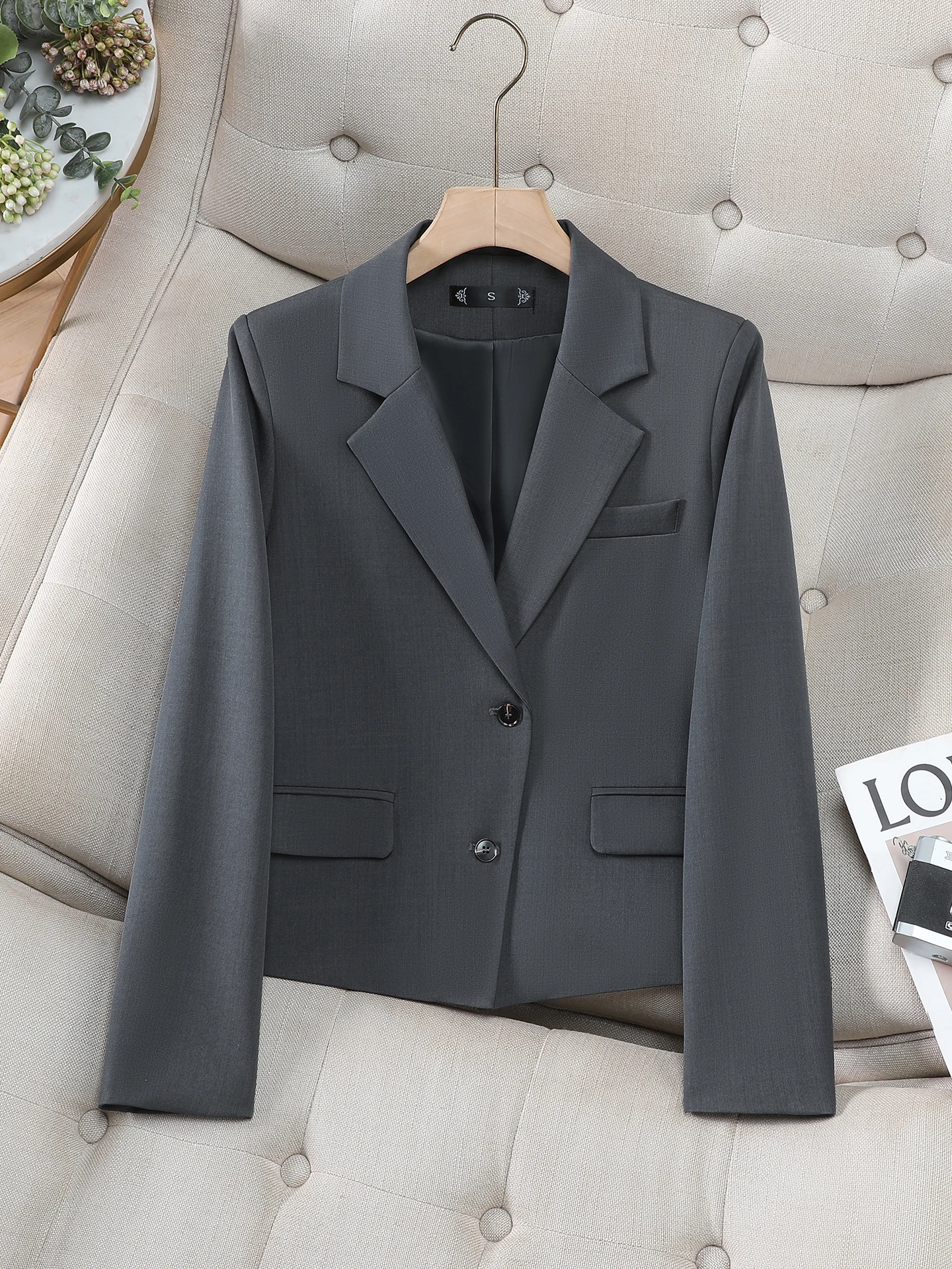 Gray Casual Women's Jacket Fashionable Spring 2026 New Style Commute Wind Loose Fit Long Sleeve Button Detail
Gray Casual Women's Jacket Fashionable Spring 2026 New Style Commute Wind Loose Fit Long Sleeve Button Detail