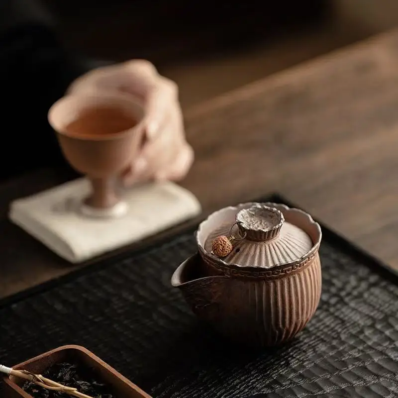 120ML Old Rock Mud Striped Hand Grab Pot Chinese Retro Small Capacity Coarse Pottery Kung Fu TeaSet Teapot Household Tea Breaker
120ML Old Rock Mud Striped Hand Grab Pot Chinese Retro Small Capacity Coarse Pottery Kung Fu TeaSet Teapot Household Tea Breaker