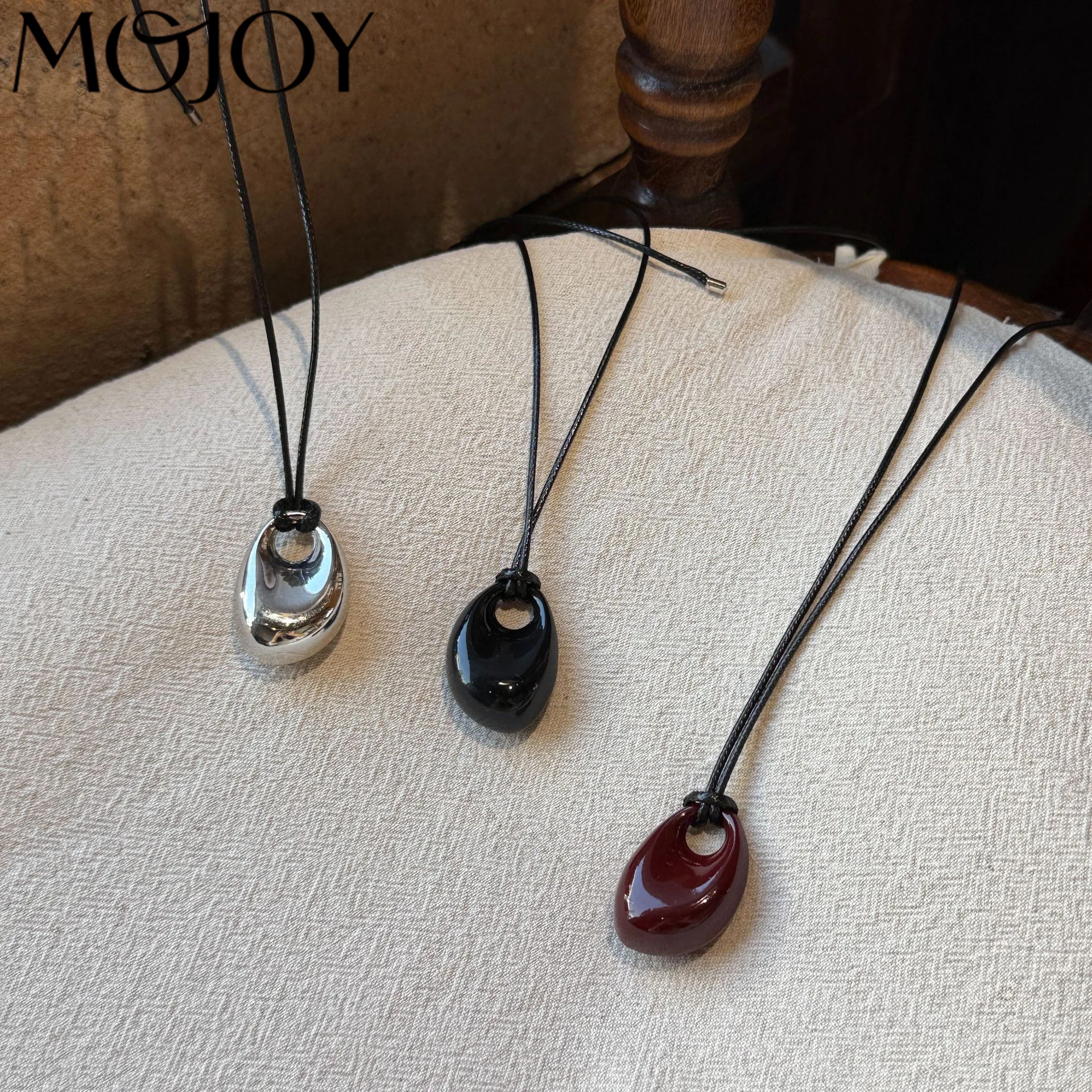 MOJOY Personality Trend 3-Color Geometry Solid Pendant Necklaces For Women Fun Simple Sweater Rope Chain Jewelry Accessories
MOJOY Personality Trend 3-Color Geometry Solid Pendant Necklaces For Women Fun Simple Sweater Rope Chain Jewelry Accessories