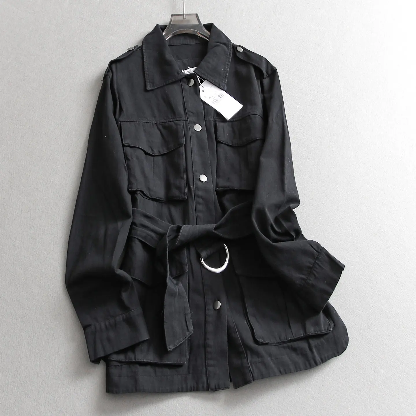 SuperAen Solid-color Belt Waist Shoulder Pads Lapel Collar Top 2026 Spring and Autumn New Long-sleeved Mid-length Jacket
SuperAen Solid-color Belt Waist Shoulder Pads Lapel Collar Top 2026 Spring and Autumn New Long-sleeved Mid-length Jacket