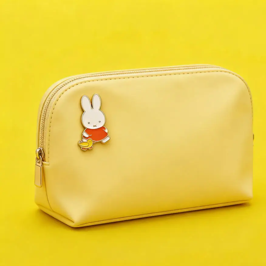 Miffy Kawaii Fashion Creative Brooch Cute Design Student School Uniform Decoration Backpack Pendant Gift for Friends
Miffy Kawaii Fashion Creative Brooch Cute Design Student School Uniform Decoration Backpack Pendant Gift for Friends