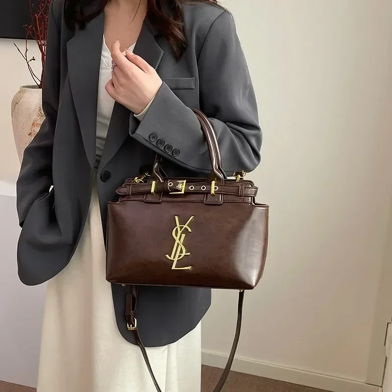 Fashionable Handbag, Women's Chain Strap Shoulder Bag,New PU Leather Design Women's Crossbody Bag,Women's Zipper Wallet
Fashionable Handbag, Women's Chain Strap Shoulder Bag,New PU Leather Design Women's Crossbody Bag,Women's Zipper Wallet
