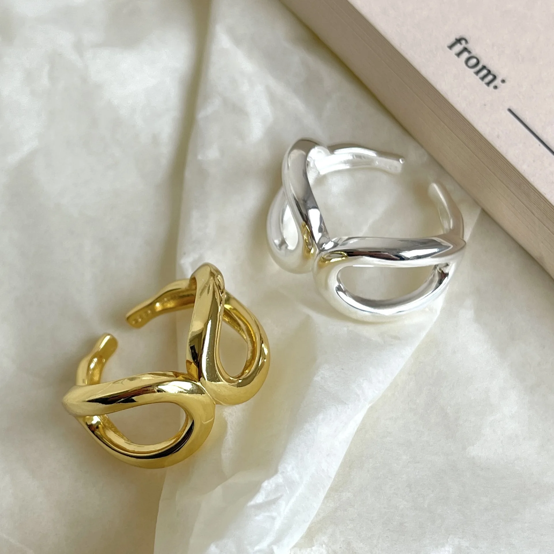 925 Sterling Silver Overlapping Geometry Pearl Adjustable Rings For Women Engagement Elegant Luxury Jewelry Accessories
925 Sterling Silver Overlapping Geometry Pearl Adjustable Rings For Women Engagement Elegant Luxury Jewelry Accessories