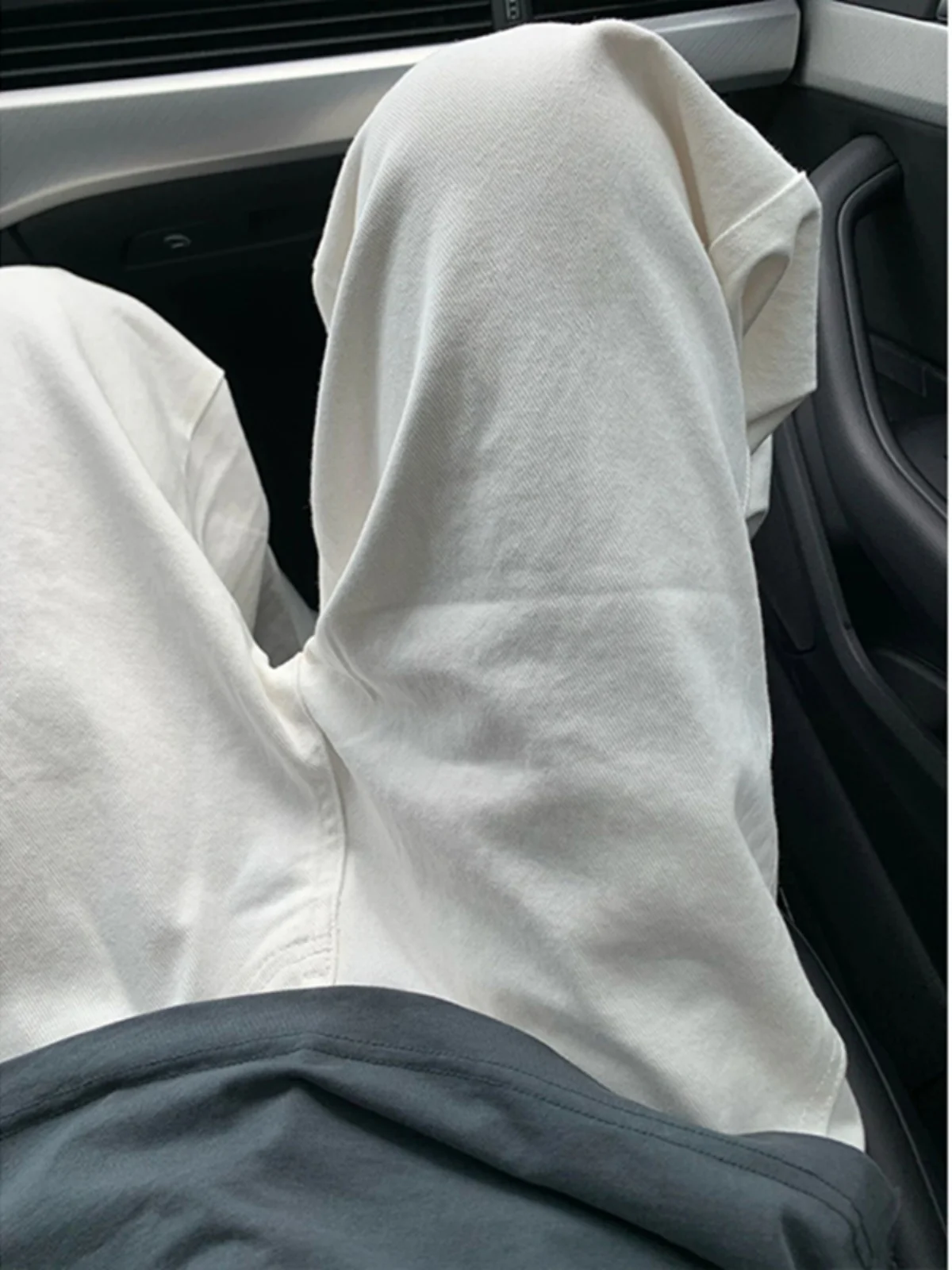 White Jeans Men's Summer Thin Straight Leg Jeans American Vibe High Waist Denim Pants Cool Feeling Casual Straight Tube Trousers
White Jeans Men's Summer Thin Straight Leg Jeans American Vibe High Waist Denim Pants Cool Feeling Casual Straight Tube Trousers