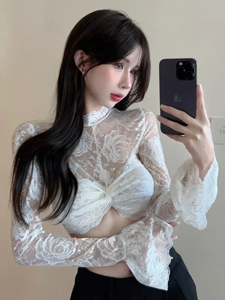 Fall Atmosphere Spicy Girl Lace See-through Bell-sleeve Women's Top Wrap Chest Tank Two-piece Set Simple Commute Style
Fall Atmosphere Spicy Girl Lace See-through Bell-sleeve Women's Top Wrap Chest Tank Two-piece Set Simple Commute Style