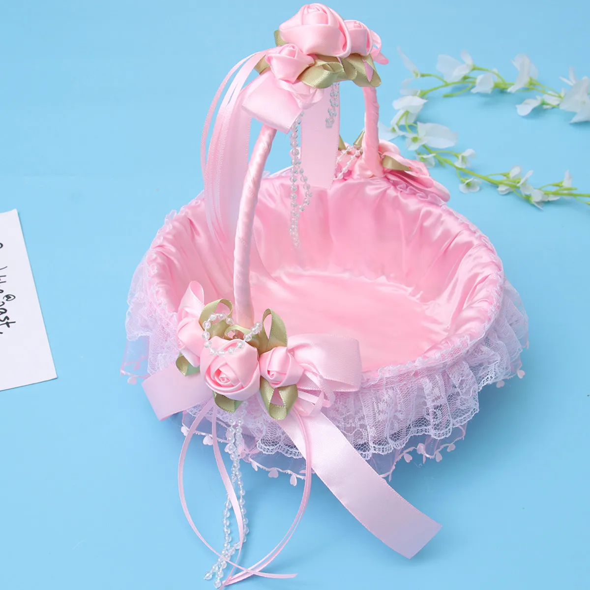 Премиальная ручная корзина для цветов на свадьбу с элегантным бантом, идеально подходит для хранения лепестков, романтический свадебный аксессуар
Премиальная ручная корзина для цветов на свадьбу с элегантным бантом, идеально подходит для хранения лепестков, романтический свадебный аксессуар