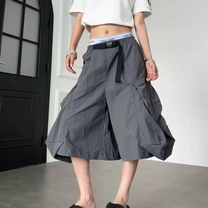 American Style Three-Dimensional Pockets Spliced Waist Belt Decoration Loose Oversize Shorts Unisex Wide Leg Casual Short Pants
American Style Three-Dimensional Pockets Spliced Waist Belt Decoration Loose Oversize Shorts Unisex Wide Leg Casual Short Pants