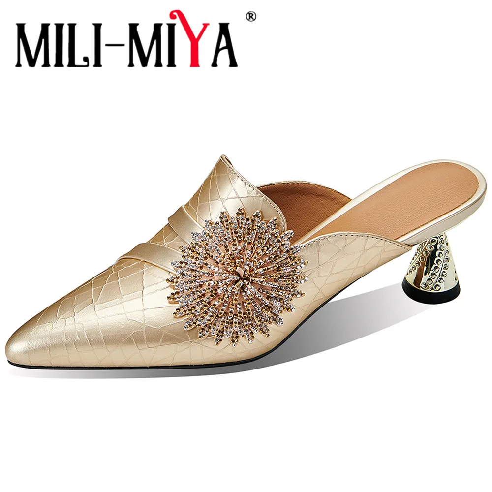 MILI-MIYA Sexy Genuine Leather Women Pointed Toe Woman Mules Elegant Mid Heels Luxury Non Slip Summer Wedding Party Shoes
MILI-MIYA Sexy Genuine Leather Women Pointed Toe Woman Mules Elegant Mid Heels Luxury Non Slip Summer Wedding Party Shoes