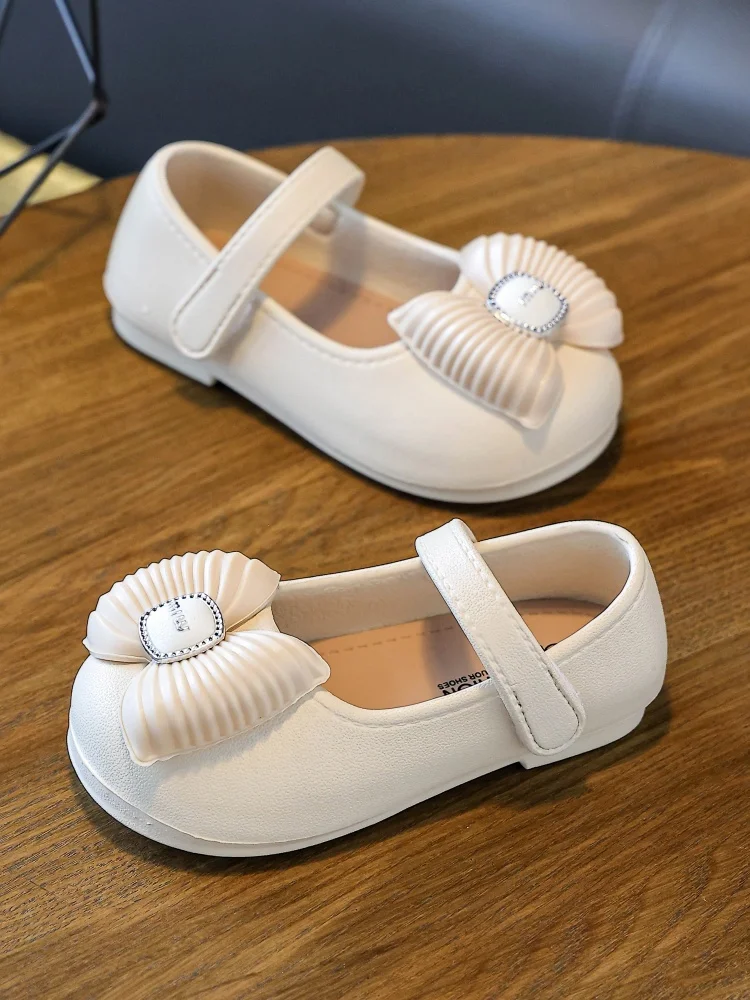 2025 new sandals, spring and summer, new girls' soft soles, comfortable spring and autumn small fragrance princess shoes
2025 new sandals, spring and summer, new girls' soft soles, comfortable spring and autumn small fragrance princess shoes