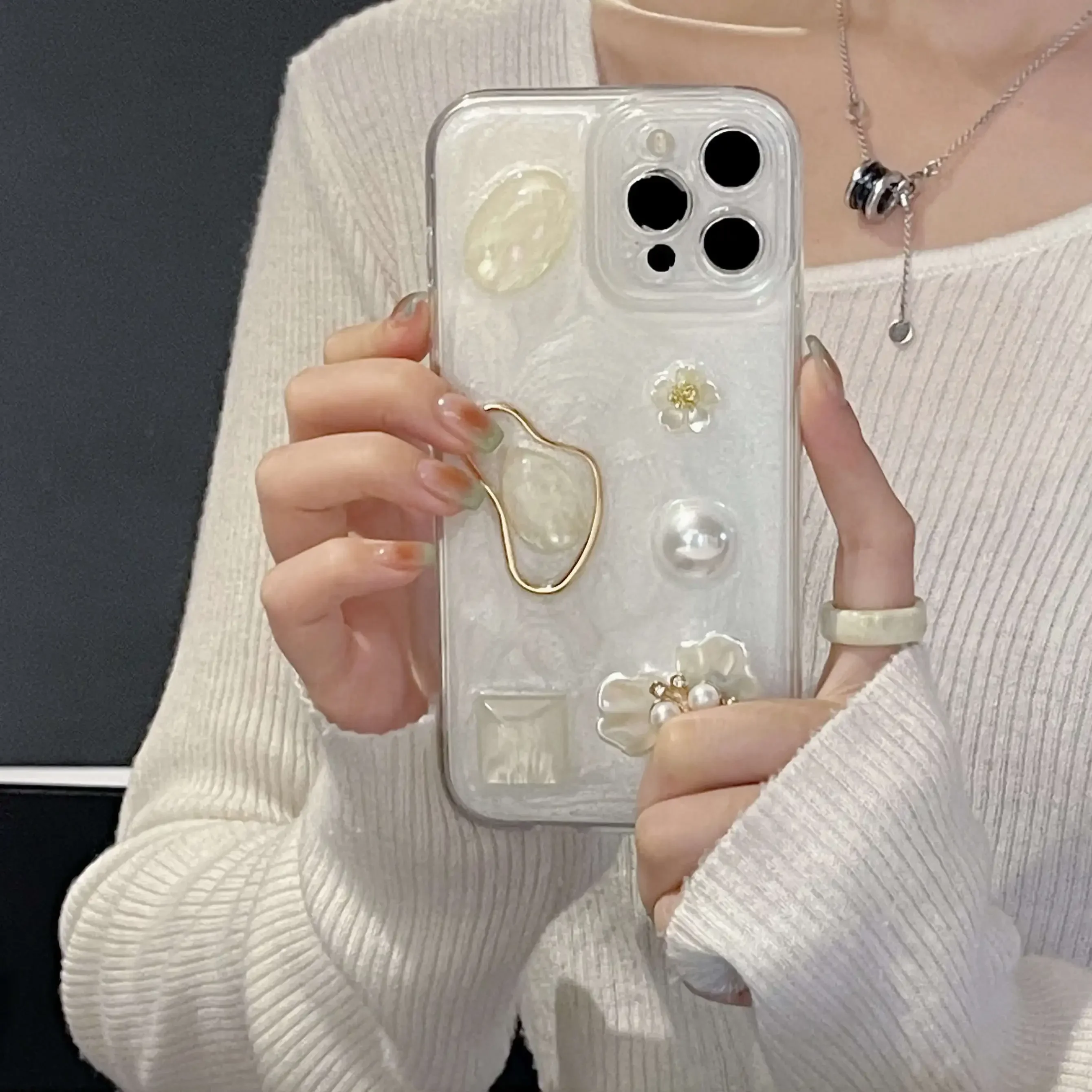 Aesthetic Shell White Gem Flower Phone Case For iPhone 15 14 13 12 11 Pro Max 8plus Xs Max XR Luxury Glitter Crystal Soft Cover
Aesthetic Shell White Gem Flower Phone Case For iPhone 15 14 13 12 11 Pro Max 8plus Xs Max XR Luxury Glitter Crystal Soft Cover