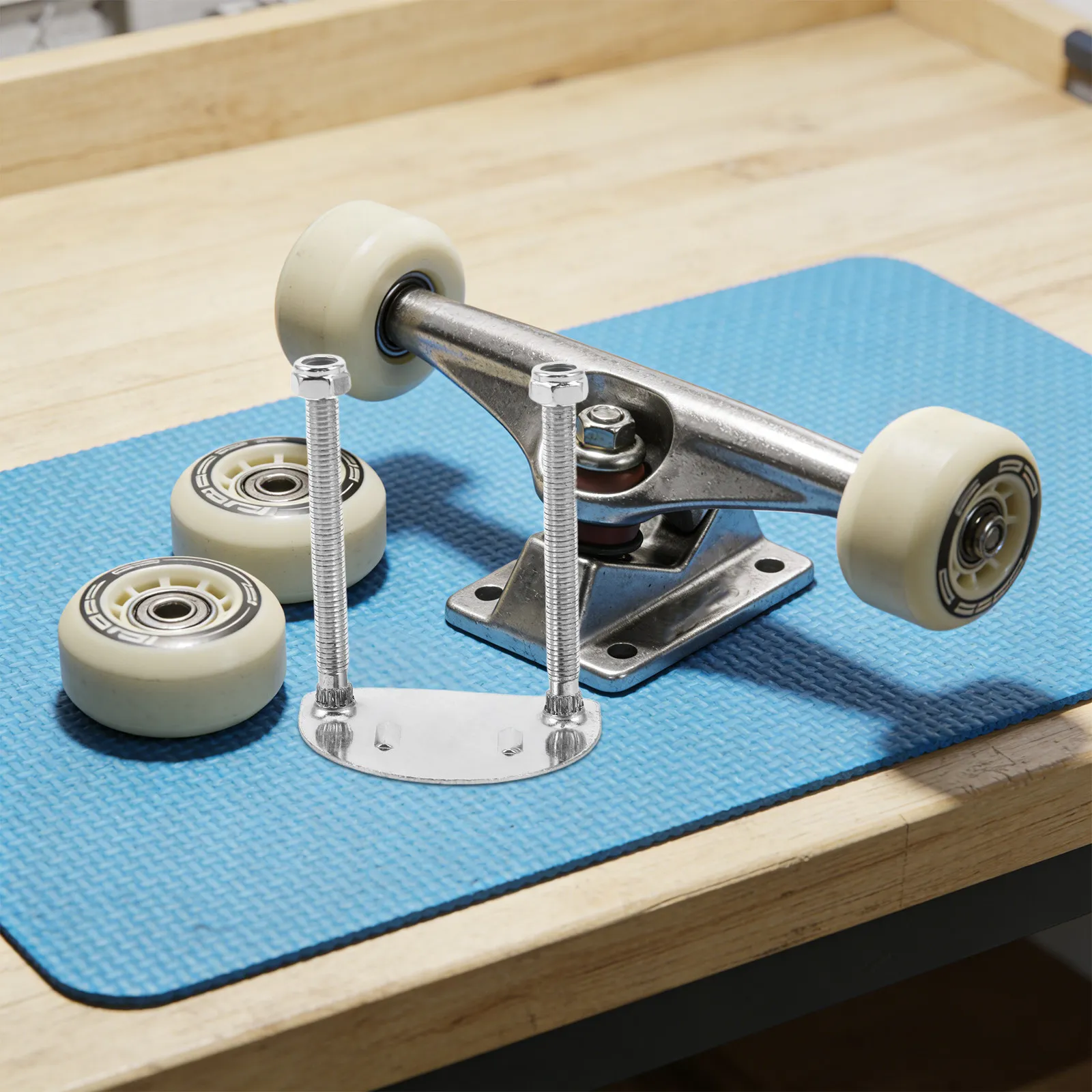 8pcs Roller Skate Bracket Plates Double Row Quad Skating Hardware Shock Absorbing Stainless Steel Mounting Plate For Roller
8pcs Roller Skate Bracket Plates Double Row Quad Skating Hardware Shock Absorbing Stainless Steel Mounting Plate For Roller