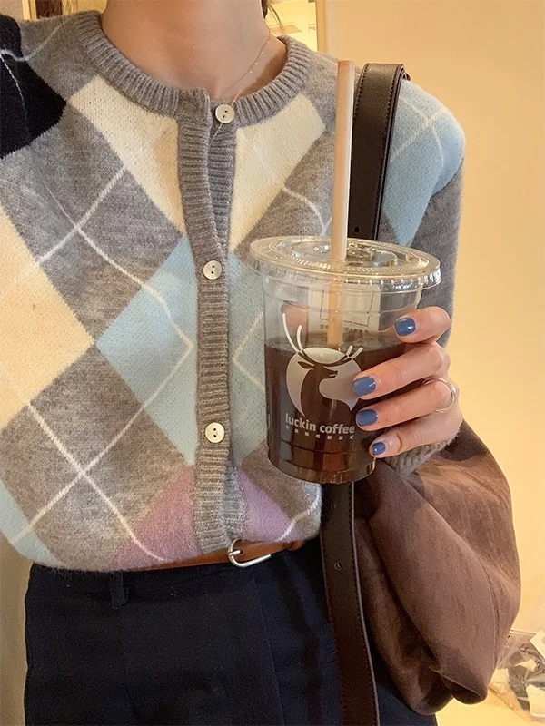 Модный вязаный открытый кардиган, женский круглый свитер Ne, верхняя одежда в клетку в стиле ретро, маленький размер, осенне-зимний теплый термотоп
Модный вязаный открытый кардиган, женский круглый свитер Ne, верхняя одежда в клетку в стиле ретро, маленький размер, осенне-зимний теплый термотоп