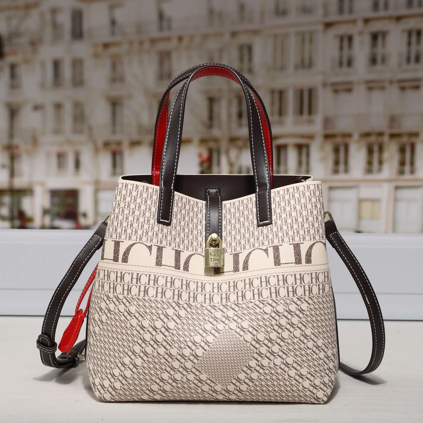 High Quality Bucket Bag Women Crossbody Bag Classic Letter Print Light Luxury Large Capacity Tote
High Quality Bucket Bag Women Crossbody Bag Classic Letter Print Light Luxury Large Capacity Tote