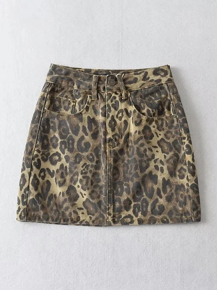 Sexy Slim Fit High Waist Leopard Print Denim Skirt for Women High Waist A-Line Skirt Cotton Material Teenage Girls Faion
Sexy Slim Fit High Waist Leopard Print Denim Skirt for Women High Waist A-Line Skirt Cotton Material Teenage Girls Faion