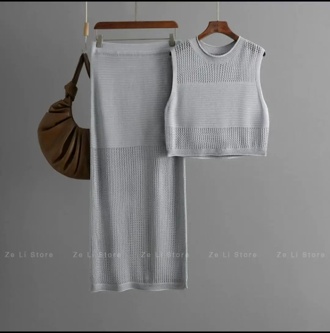 Korean Style Hollow-out Textured Knit Set: Elegant Slimming Sleeveless Tank Top + High-waisted Maxi Skirt Two-piece Outfit
Korean Style Hollow-out Textured Knit Set: Elegant Slimming Sleeveless Tank Top + High-waisted Maxi Skirt Two-piece Outfit