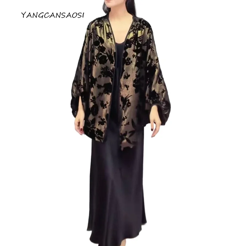 2025 Women's Autumn New Luxury Black 30% Natural Mulberry Silk Velvet V-shaped Collar Shoulder Lantern Sleeve Loose Strap Coat
2025 Women's Autumn New Luxury Black 30% Natural Mulberry Silk Velvet V-shaped Collar Shoulder Lantern Sleeve Loose Strap Coat