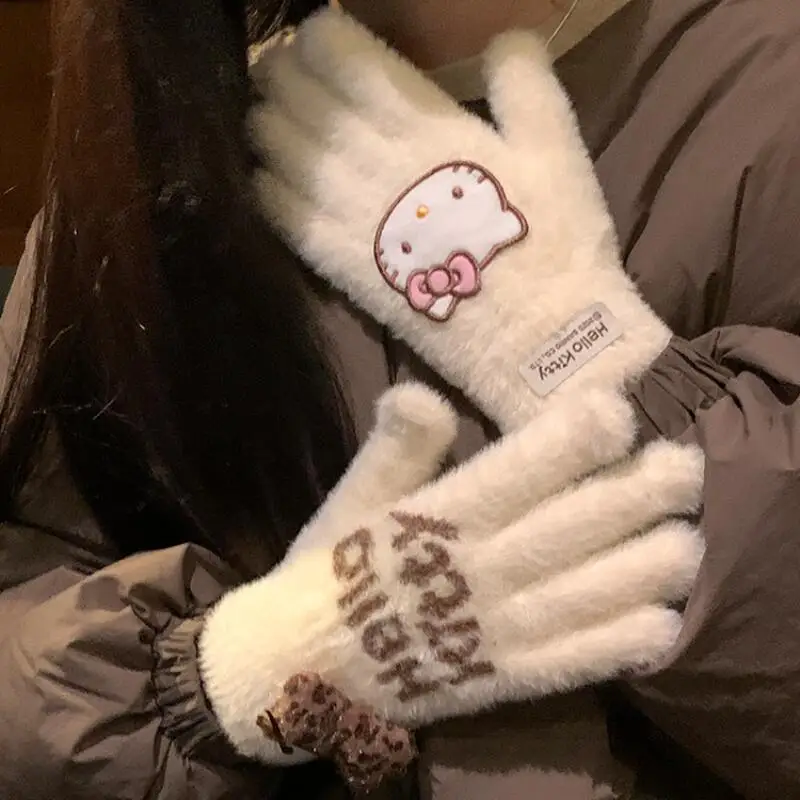 Sanrio Hello Kitty женские теплые перчатки Kawaii мультфильм зимние уличные защита от холода сенсорный экран велосипедные варежки с полным пальцем
Sanrio Hello Kitty женские теплые перчатки Kawaii мультфильм зимние уличные защита от холода сенсорный экран велосипедные варежки с полным пальцем