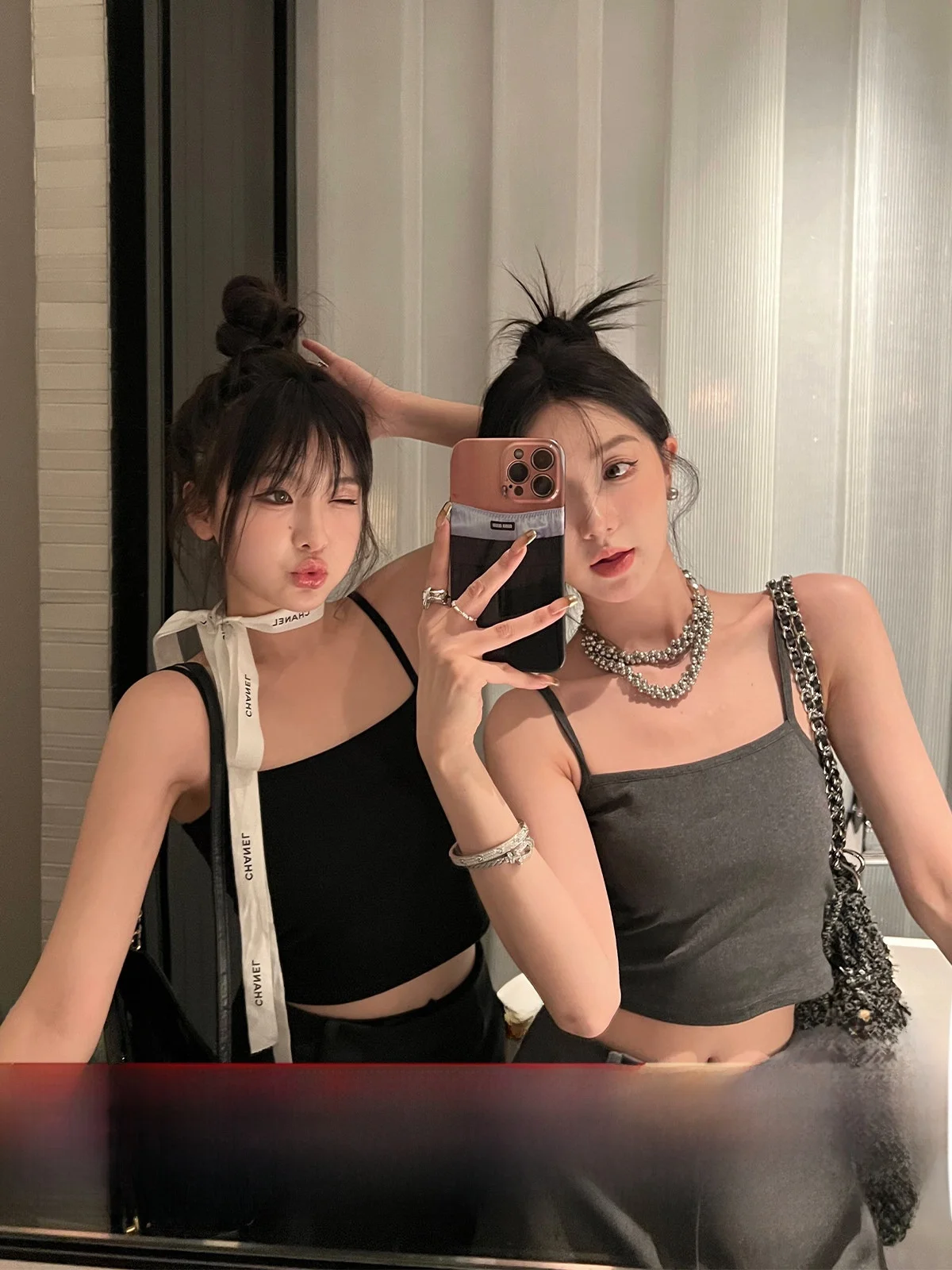 Summer New Sle Women's Knitted Strap Vest with Chest Pad Inner Wear Base Layer Spicy Slim Fit Outerwear Top Commute Sle
Summer New Sle Women's Knitted Strap Vest with Chest Pad Inner Wear Base Layer Spicy Slim Fit Outerwear Top Commute Sle