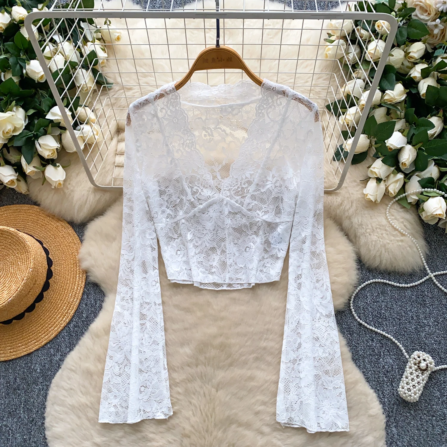 Летние элегантные белые укороченные топы, кружевные женские блузки, тонкие прозрачные женские топы с длинными расклешенными рукавами и крючками с цветочным принтом, новинка 2023 года
Летние элегантные белые укороченные топы, кружевные женские блузки, тонкие прозрачные женские топы с длинными расклешенными рукавами и крючками с цветочным принтом, новинка 2023 года