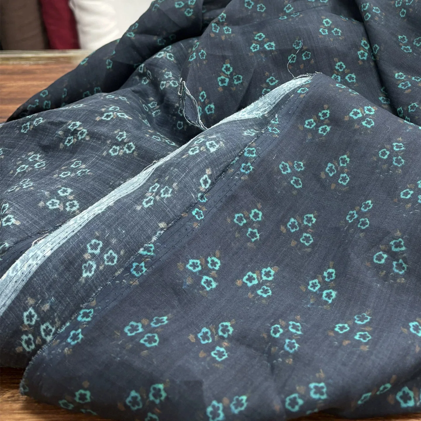 1yard cheongsam dress robe shirt fabrics for clothing lightweight and breathable ramie fabric floral fragments printing sewing
1yard cheongsam dress robe shirt fabrics for clothing lightweight and breathable ramie fabric floral fragments printing sewing