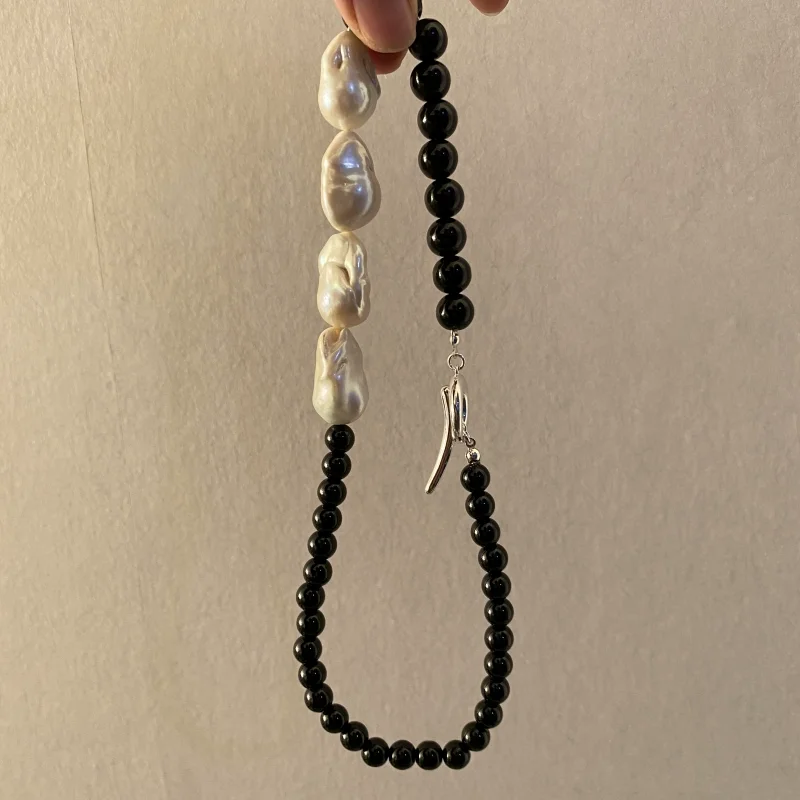 Brass Chunky Statement Natural Pearl Beads OT Chain Necklace Women Jewelry Punk Designer Runway Rare Gown Boho Japan Korean
Brass Chunky Statement Natural Pearl Beads OT Chain Necklace Women Jewelry Punk Designer Runway Rare Gown Boho Japan Korean