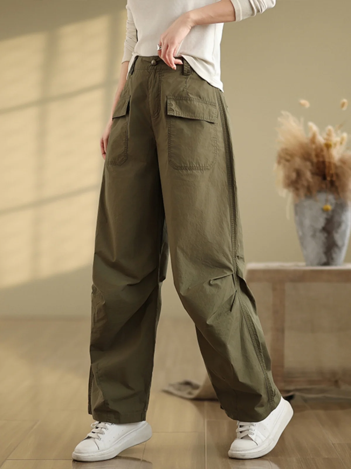 Прямые брюки в стиле ретро, женские свободные брюки, удобная рабочая одежда, модные повседневные брюки для больших размеров
Прямые брюки в стиле ретро, женские свободные брюки, удобная рабочая одежда, модные повседневные брюки для больших размеров