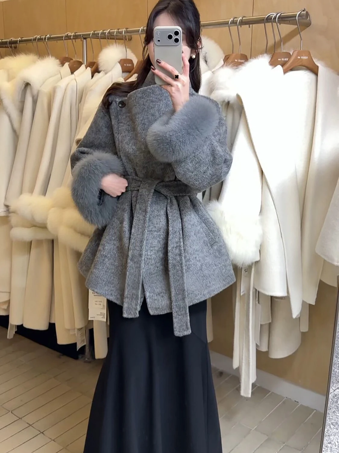 Корейское двустороннее шерстяное пальто с меховыми манжетами, женское модное весеннее пальто 2026 года, универсальное, из искусственной шерсти
Корейское двустороннее шерстяное пальто с меховыми манжетами, женское модное весеннее пальто 2026 года, универсальное, из искусственной шерсти
