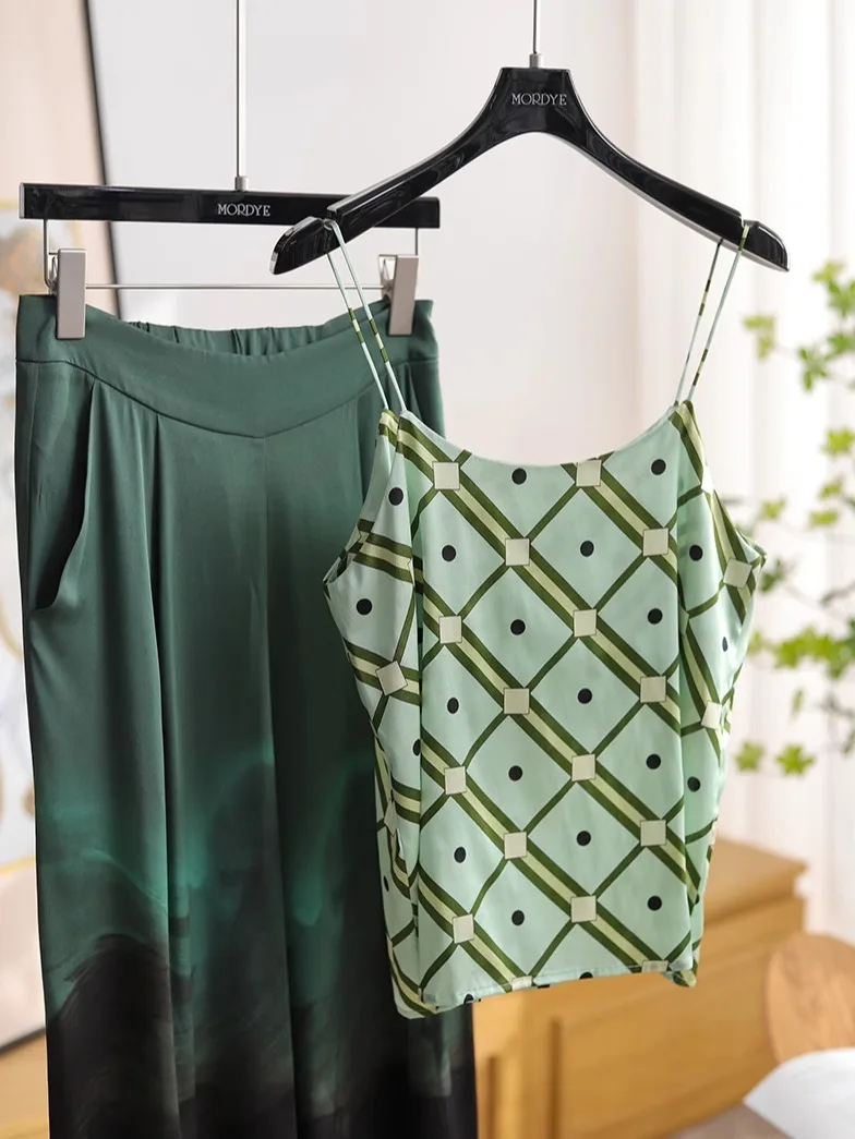 Silk Green Backless Geometric Pattern Sleeveless Women's Tank Top Original Design Straight Cut Summer Fashion
Silk Green Backless Geometric Pattern Sleeveless Women's Tank Top Original Design Straight Cut Summer Fashion