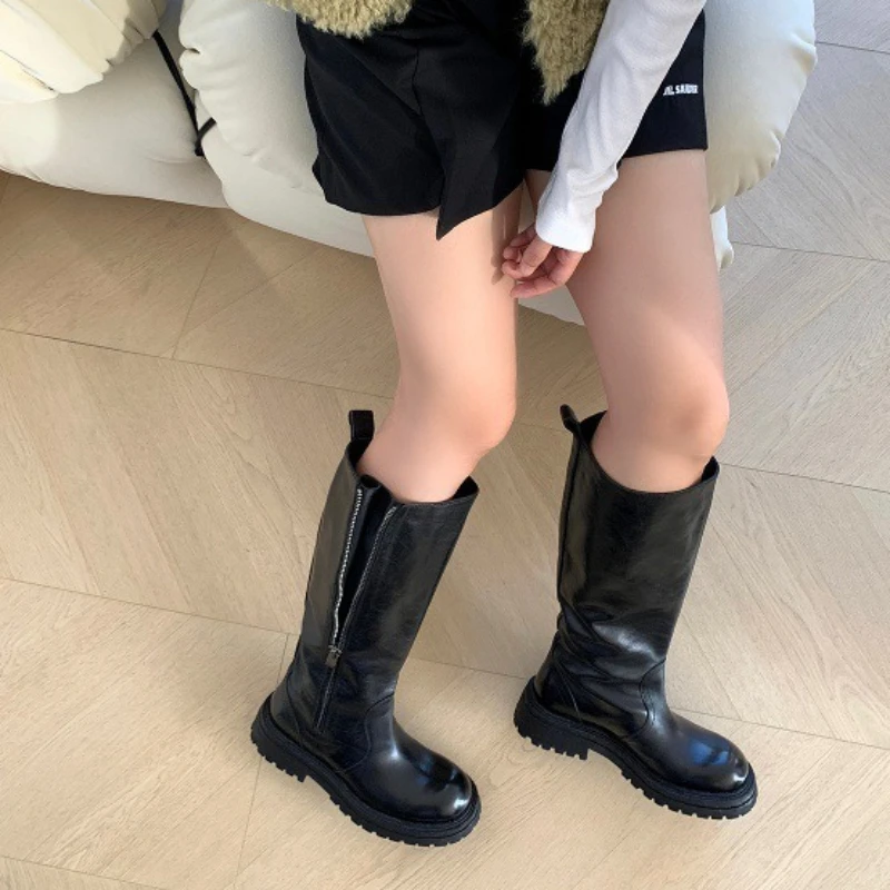 Женские сапоги до колена из натуральной кожи из конской кожи, высокие мотоциклетные ботинки на толстой платформе и молнии, винтажная зимняя обувь
Женские сапоги до колена из натуральной кожи из конской кожи, высокие мотоциклетные ботинки на толстой платформе и молнии, винтажная зимняя обувь