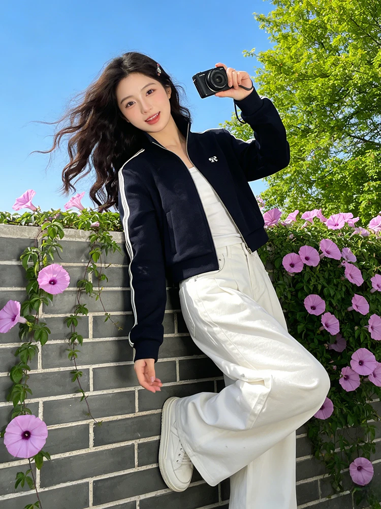 Faionable American ort Hoodie Jaet Women Spring New Sle Sport Stripe Top Zipper Straight Tube Commute Windproof
Faionable American ort Hoodie Jaet Women Spring New Sle Sport Stripe Top Zipper Straight Tube Commute Windproof