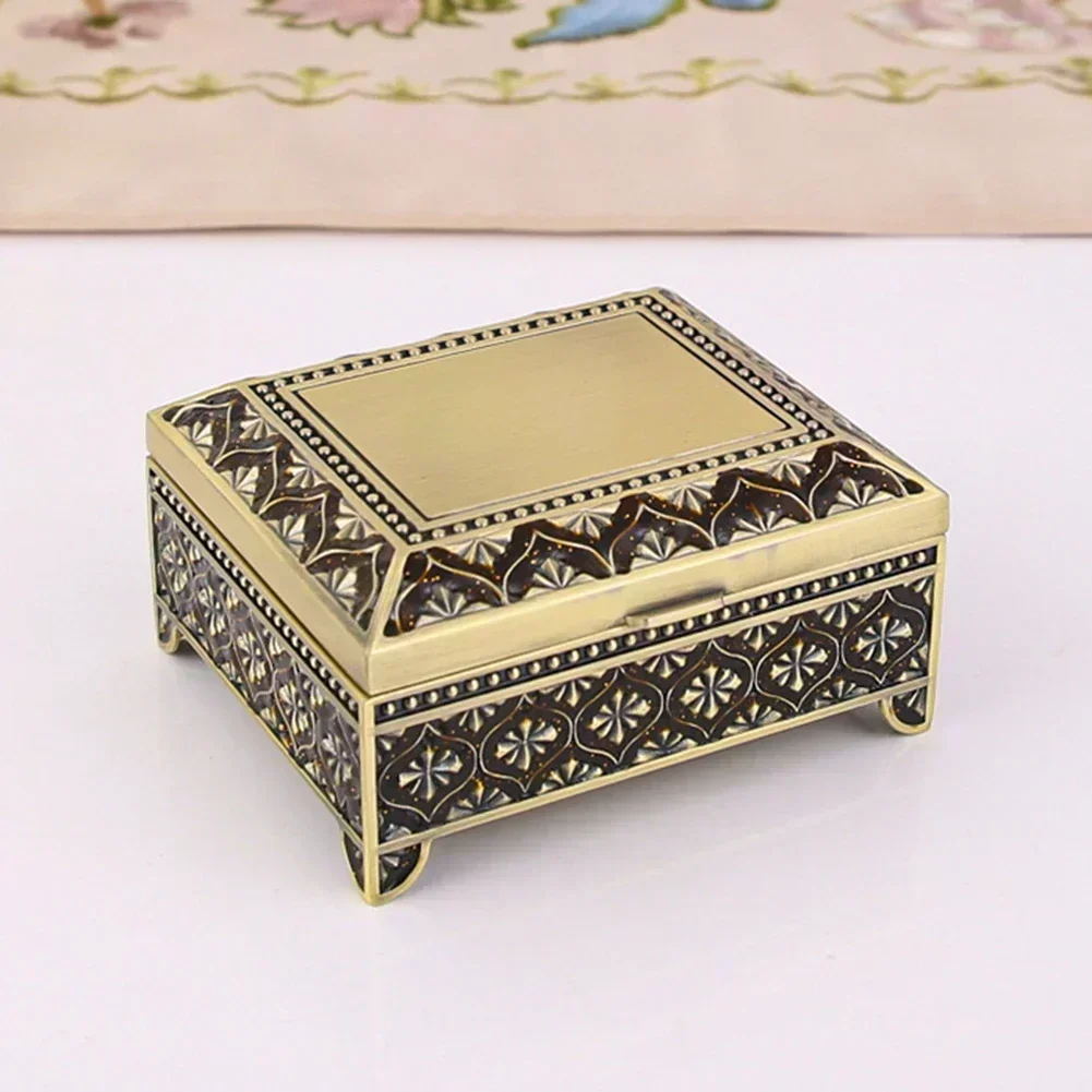 1Pcs Retro Rectangle Jewelry Box Flower Sculpture Trinkets Chest Jewelry Case Room Decorations Organizer Casket Jewelry Display
1Pcs Retro Rectangle Jewelry Box Flower Sculpture Trinkets Chest Jewelry Case Room Decorations Organizer Casket Jewelry Display