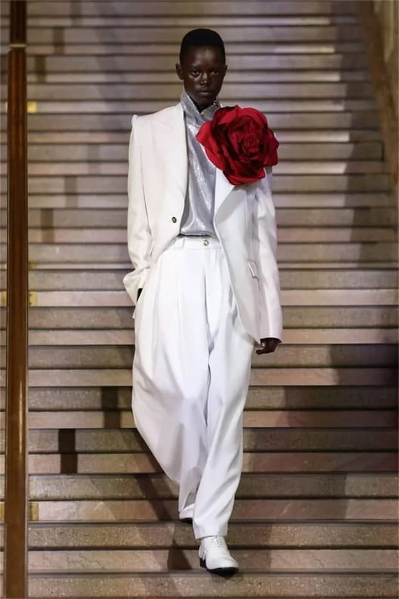 White Men Suit Pant Set 2 Pcs Blazer+Trousers Formal Office Jacket 3D Flower Groom Prom Dress Wedding Tuxedos Customized Coat
White Men Suit Pant Set 2 Pcs Blazer+Trousers Formal Office Jacket 3D Flower Groom Prom Dress Wedding Tuxedos Customized Coat