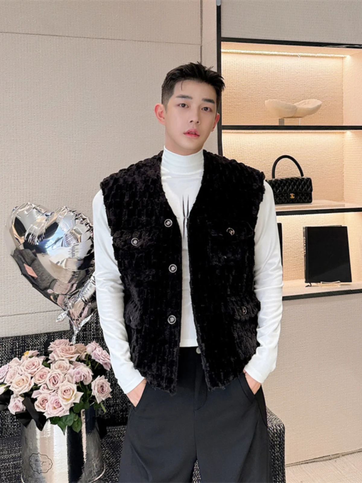 Корейский свободный мужской жилет с меховой поверхностью, роскошный модный топ с плечами, верхняя одежда Svel, повседневная посадка-стойка
Корейский свободный мужской жилет с меховой поверхностью, роскошный модный топ с плечами, верхняя одежда Svel, повседневная посадка-стойка