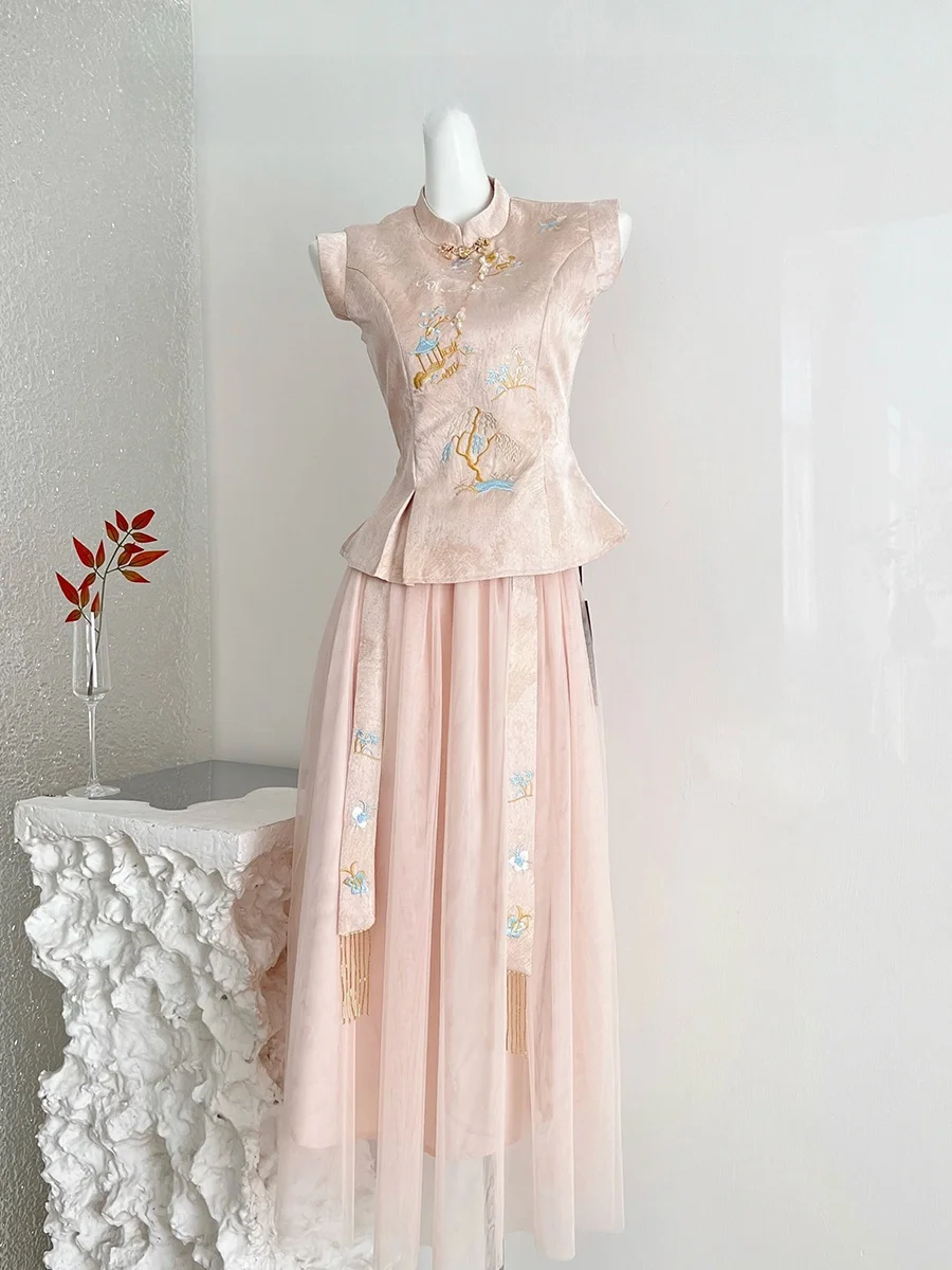 LUCKYMAN Chinese Style Embroidered Top And Mesh Skirt Set New 2026 National Trend Women's Fashion Polyester Fiber 100%
LUCKYMAN Chinese Style Embroidered Top And Mesh Skirt Set New 2026 National Trend Women's Fashion Polyester Fiber 100%