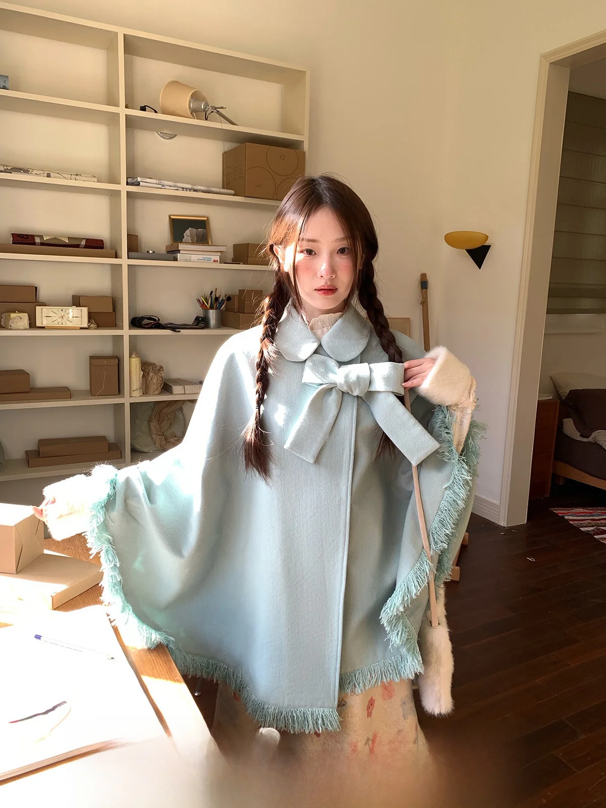 Laid-back Lake Blue Fringed Cloak Spring Layering Loose Commute Warm Sun Girl Jacket French Style Batwing Knot Poly...
Laid-back Lake Blue Fringed Cloak Spring Layering Loose Commute Warm Sun Girl Jacket French Style Batwing Knot Poly...