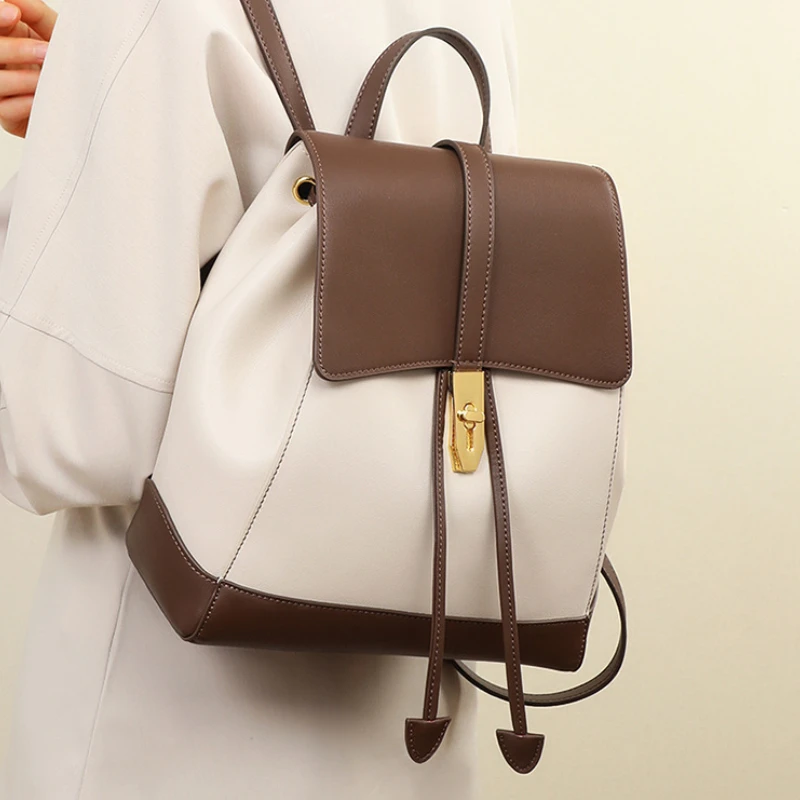 Leather backpack, fashionable and lightweight cowhide women's travel backpack, large capacity bag
Leather backpack, fashionable and lightweight cowhide women's travel backpack, large capacity bag