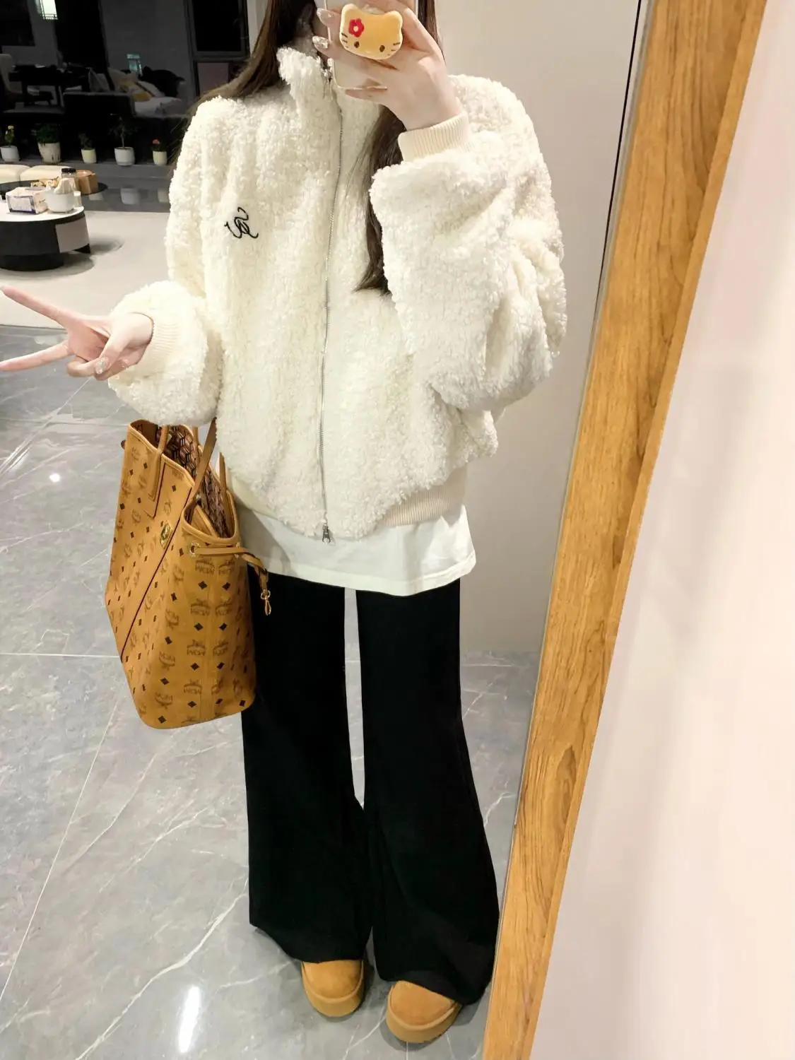 Куртка из овечьей шерсти, новая верхняя одежда, женская куртка с заниженными плечами, модная модная куртка для бойфренда, спортивная бейсбольная парусиновая стильная женская куртка для колледжа
Куртка из овечьей шерсти, новая верхняя одежда, женская куртка с заниженными плечами, модная модная куртка для бойфренда, спортивная бейсбольная парусиновая стильная женская куртка для колледжа