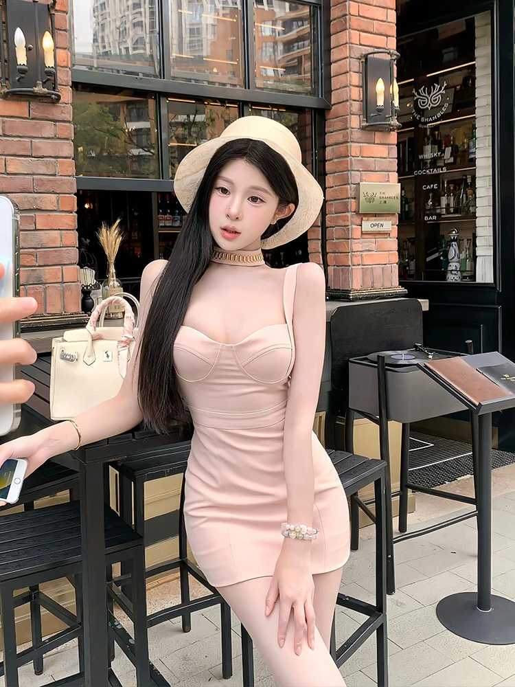 Sexy Lace Halter Dress Women's plus Size Pure Desire Style Slimming Bodycon Skirt High Waist Short Dress Spring Summer Wear
Sexy Lace Halter Dress Women's plus Size Pure Desire Style Slimming Bodycon Skirt High Waist Short Dress Spring Summer Wear