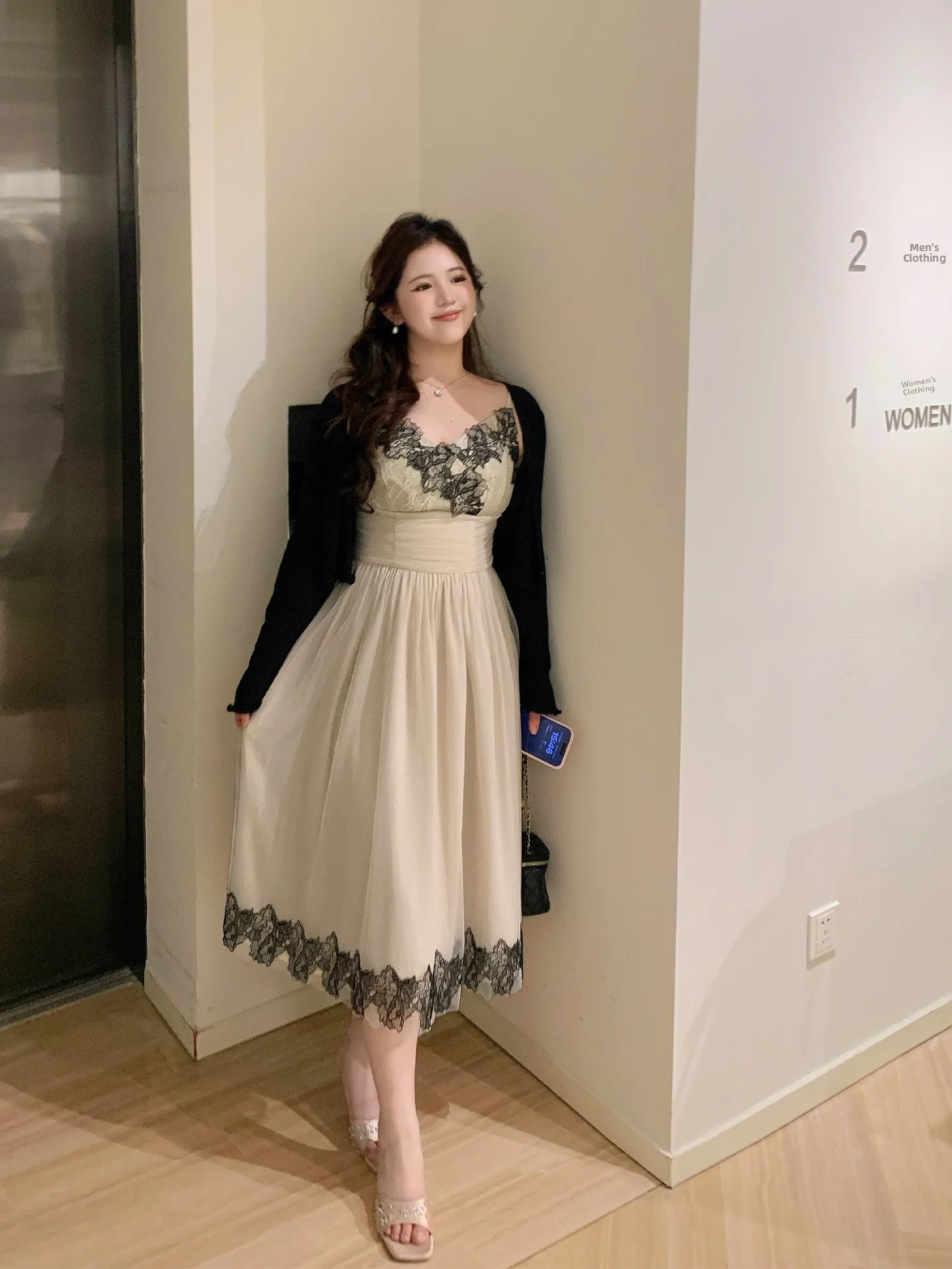 plus Size Lace Splice Net Gown with Strap French Style Slimming mid Waist Princess Dress for plus Size Women Summer Party
plus Size Lace Splice Net Gown with Strap French Style Slimming mid Waist Princess Dress for plus Size Women Summer Party