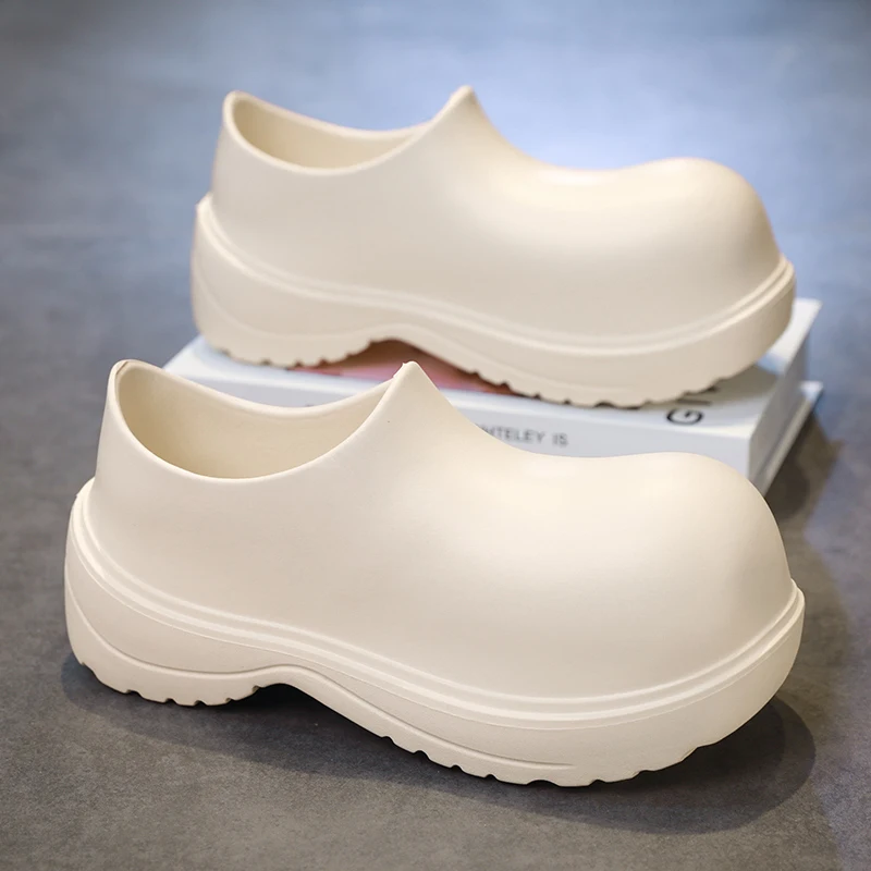 Simple, classic, comfortable derby shoes, niche large-toe shoes, full-cover fashion trendy clogs, men's slippers
Simple, classic, comfortable derby shoes, niche large-toe shoes, full-cover fashion trendy clogs, men's slippers